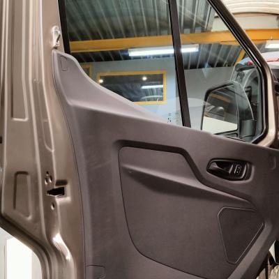 Transit AWD - Traitement de vitrage sécurisé Safety Film + bande solaire 