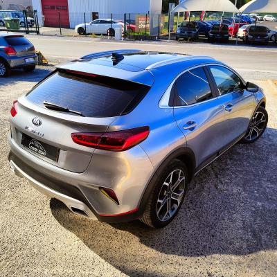 X'Ceed - Gloss Black roof Caw wrapping 
