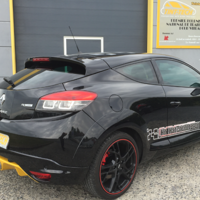 Mégane RS - Teinte des vitres arrières en 65% Solar Green